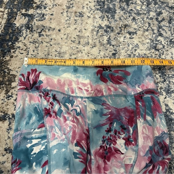 Weekends by Chico’s Fabulously Slimming Artistic Floral Pocket Leggings Size S - Picture 7 of 10